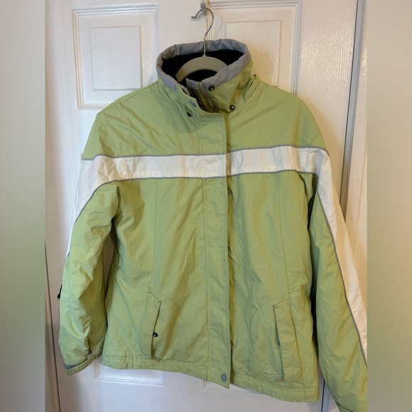 Couloir Velocity Ski & Snow Jacket; women’s size Medium, light green and white - Picture 10 of 16